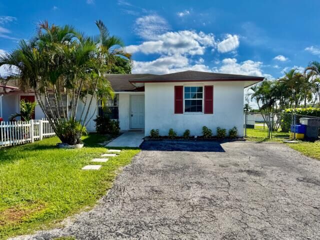 Property Photo: 5288 E Cannon Way FL 33415
