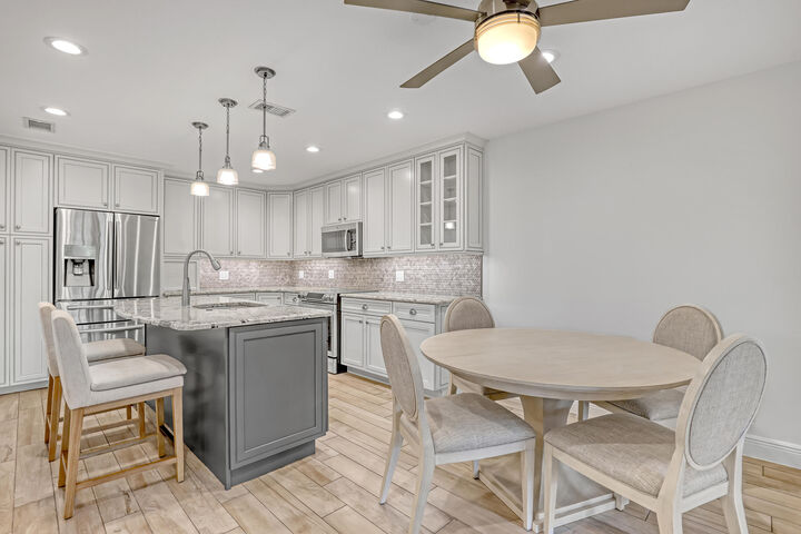 Property Photo:  131 Palm Avenue 31  FL 33477 