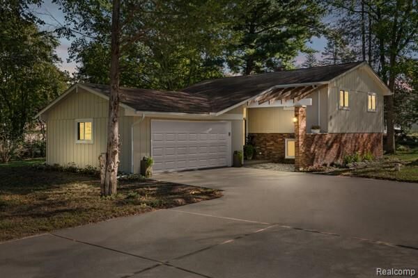 Property Photo: 1960 Glen Iris Drive MI 48382