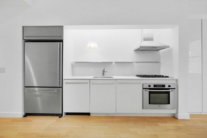 Property Photo: 15 Broad Street 822 NY 10005
