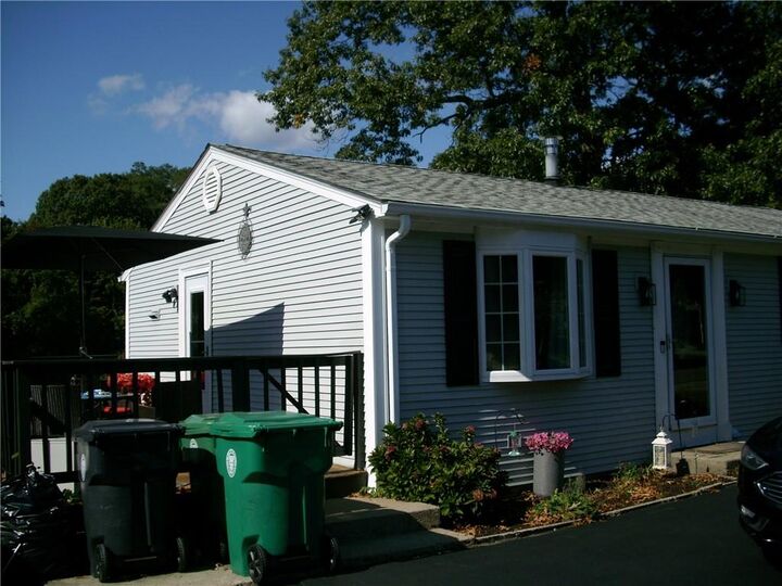 Property Photo:  291 Nausauket Road  RI 02886 