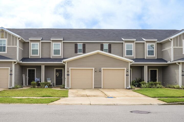 Property Photo: 12 Great Star Ct FL 32086