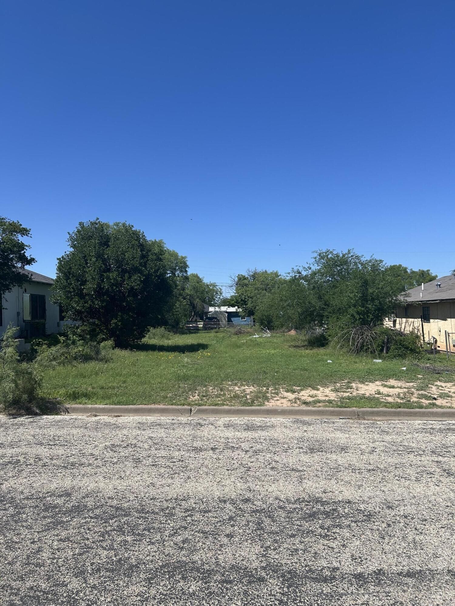 Property Photo:  106 W Avenue T  TX 76903 