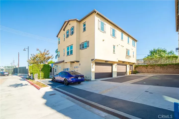Property Photo:  794 N Ethan Way  CA 92805 