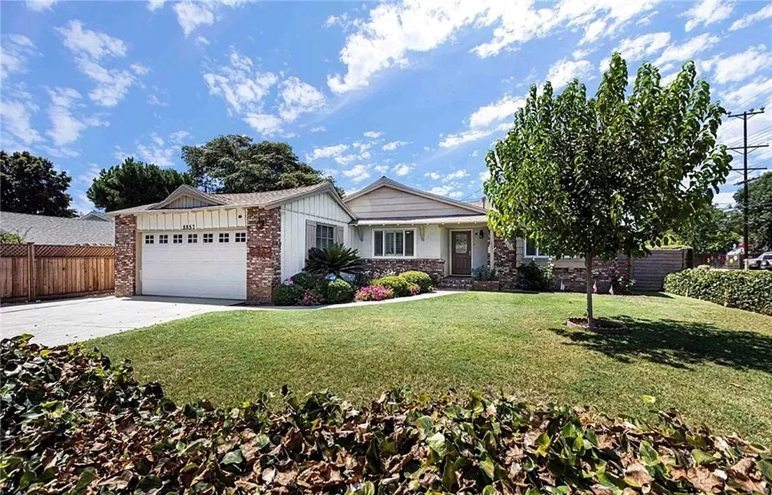Property Photo:  8857 Swinton Avenue  CA 91343 