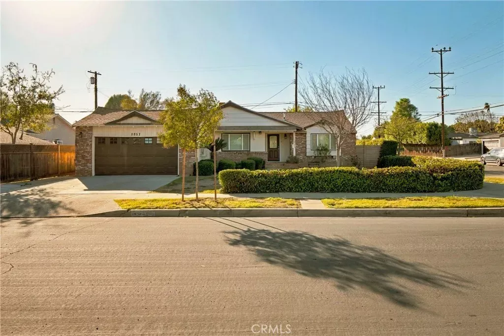 Property Photo:  8857 Swinton Avenue  CA 91343 