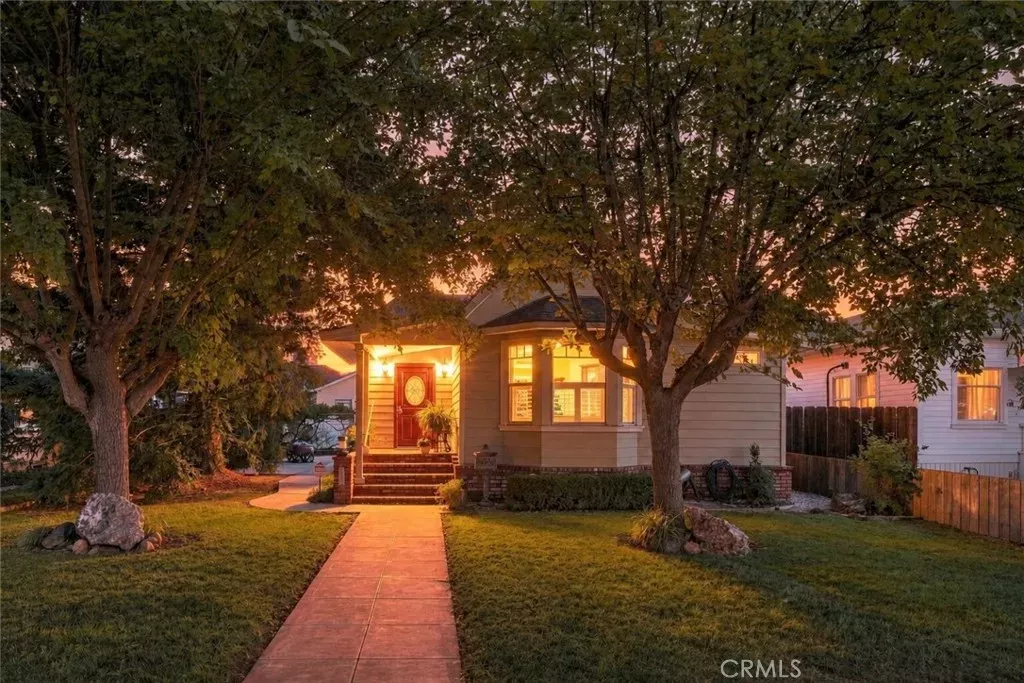 Property Photo:  1935 Vine Street  CA 93446 