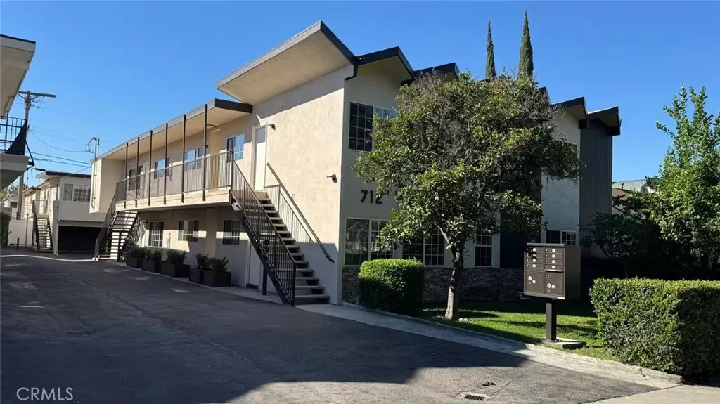 Property Photo:  712 W Doran Street 2  CA 91203 