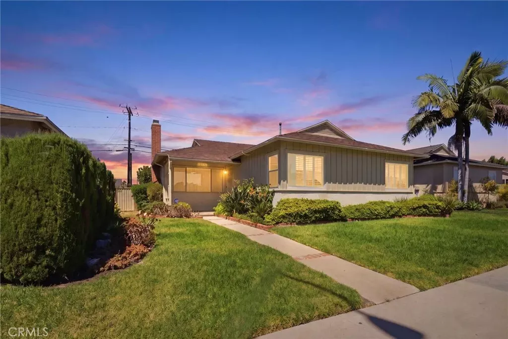 Property Photo:  13119 Van Ness  CA 90249 