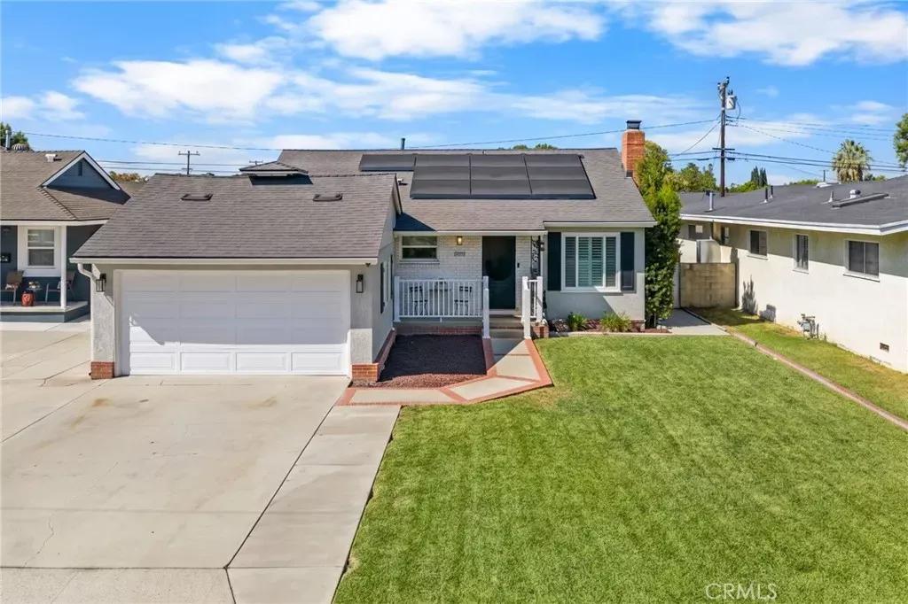 Property Photo: 11119 Portada CA 90604