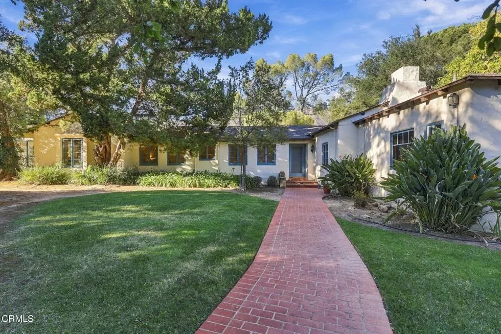 Property Photo:  610 W Eucalyptus Street  CA 93023 