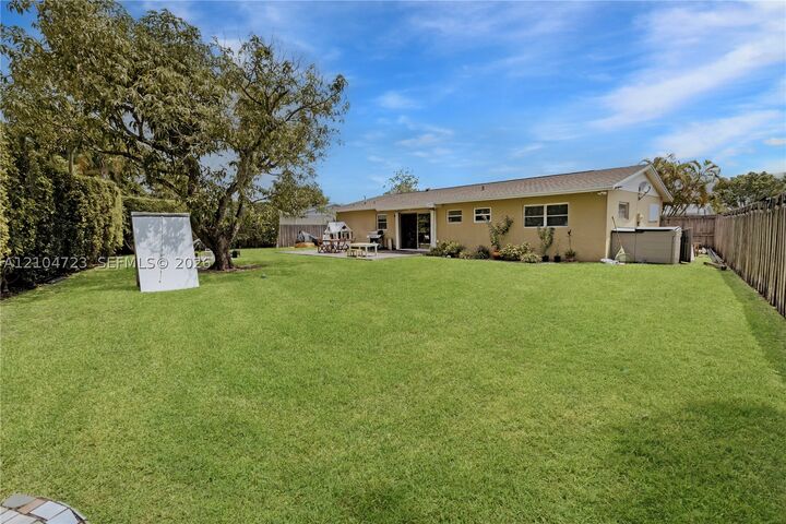 Property Photo: 10520 SW 124th Ave FL 33186