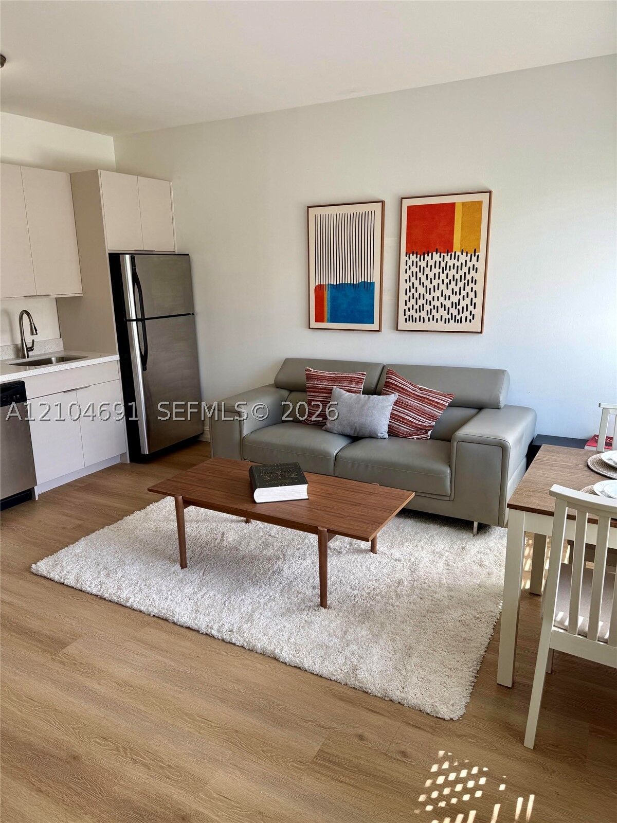 Property Photo: 611 11th St 105 FL 33139