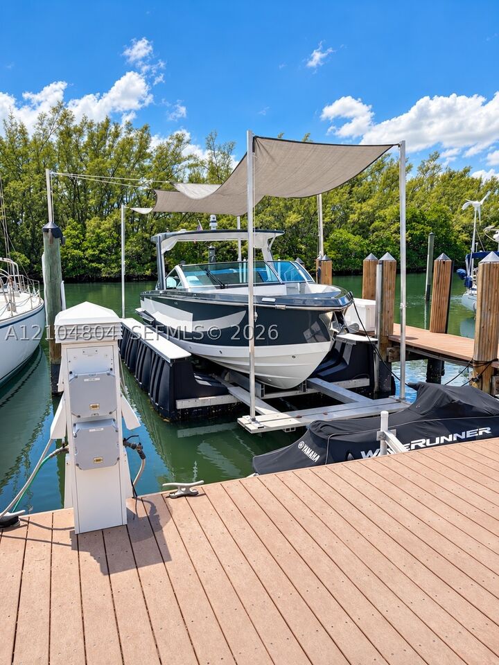 Property Photo: Slip 3 3512 N Ocean Dr FL 33019