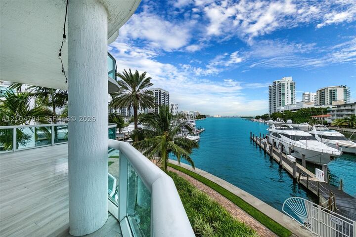 Property Photo:  7918 Harbour Island Dr 207  FL 33141 