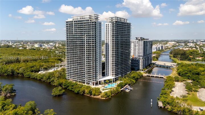 Property Photo:  16385 Biscayne Blvd 506  FL 33160 