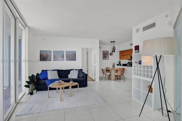 Property Photo:  1750 N Bayshore Dr 2202  FL 33132 