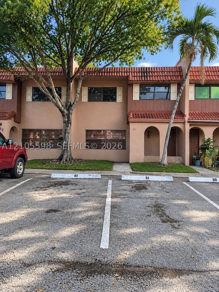 Property Photo:  61 Matador Ln 4-26  FL 33324 