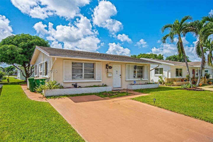 Property Photo: 6802 NW 58th Ct FL 33321