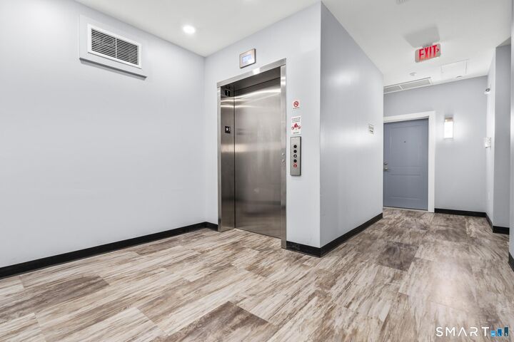 Property Photo: 414 Mather Street 4H CT 06514