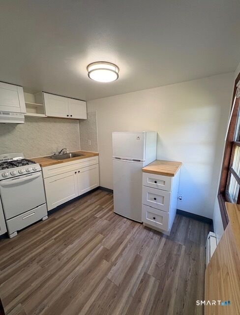 Property Photo:  5 White Birch Lane  CT 06488 