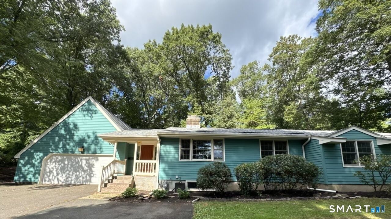 Property Photo:  9 Arnold Way  CT 06074 