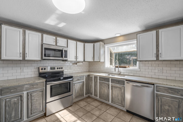Property Photo: 54 Oakland Avenue CT 06053