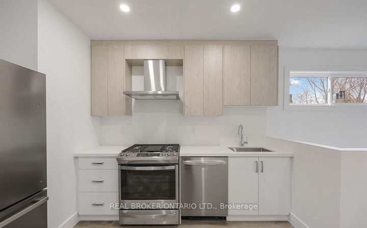 Property Photo:  14 Hatfield Crescent 5  ON M9W 2R8 