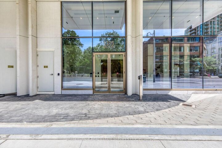 Property Photo:  1315 Bay Street 806  ON M5R 2C4 