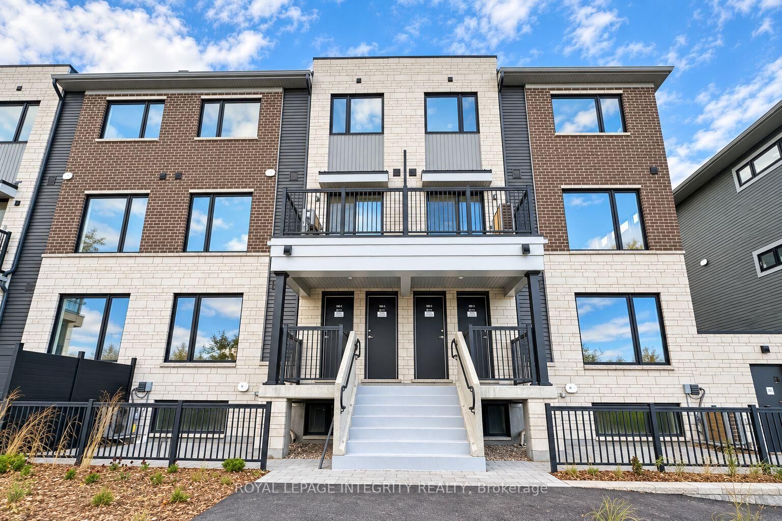 Property Photo:  1001 Glenroy Gilbert Drive 22  ON K2J 7N9 