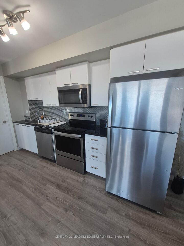 Property Photo:  2150 Lawrence Avenue E 1610  ON M1R 3A7 