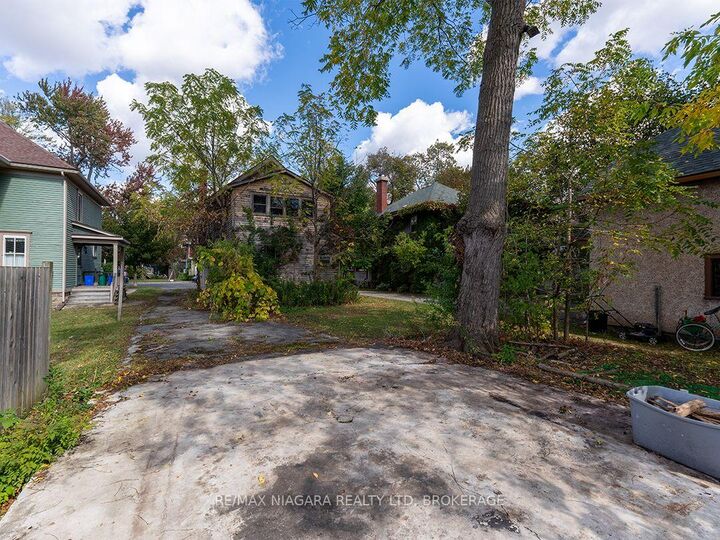 Property Photo:  244 Charlotte Street  ON L3K 3E6 