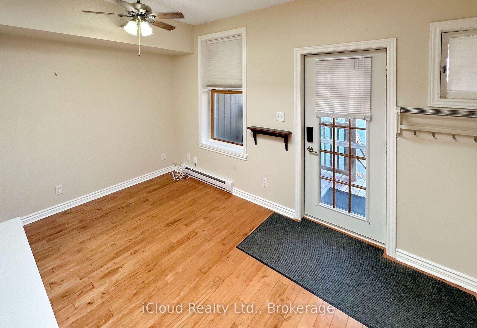 Property Photo:  67 King Street W 1  ON L9H 1T5 