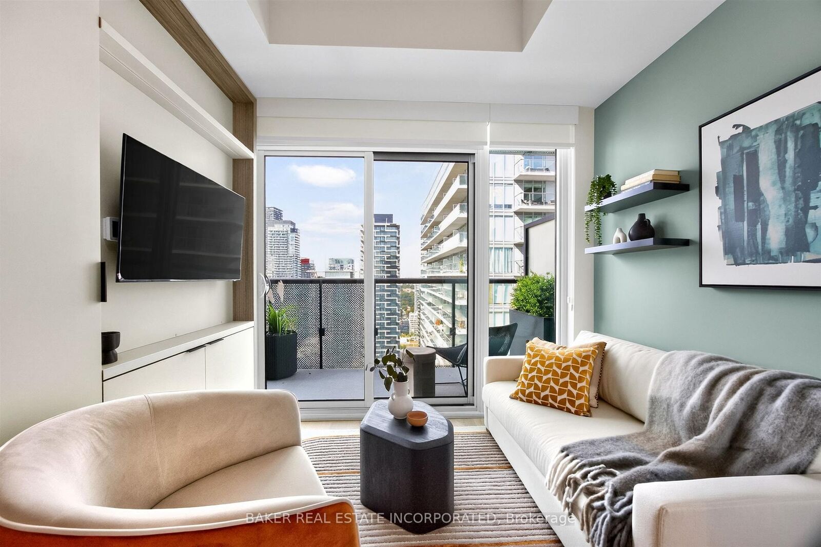 Property Photo:  127 Broadway Avenue 3203  ON M4P 1V3 