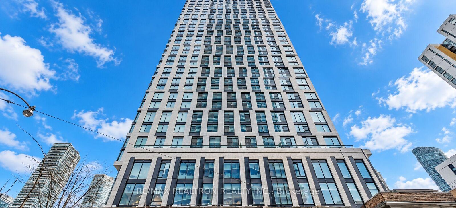 Property Photo:  252 Church Street 4512  ON M5B 0E6 