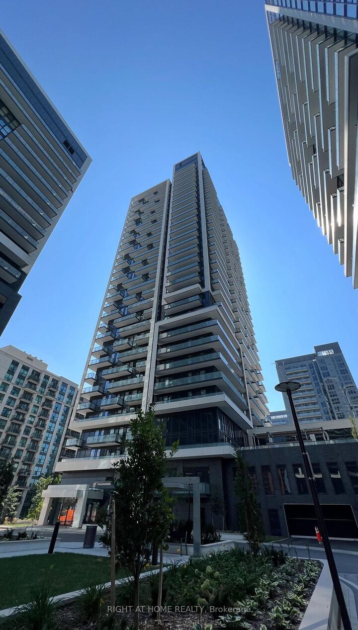 Property Photo:  105 Oneida Crescent 2002  ON L4B 0H6 