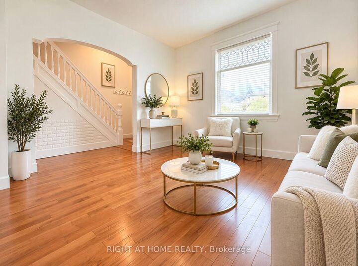 Property Photo:  9 Ruttan Street  ON P7A 5C4 