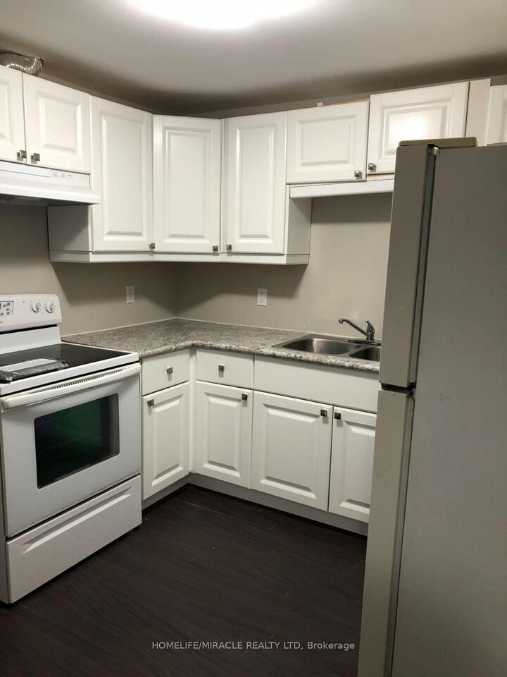 Property Photo: 144 Benson Drive 2 ON L4N 7Y3