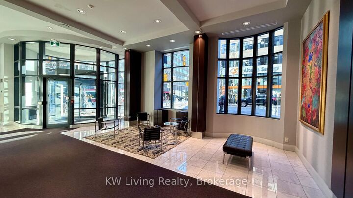 Property Photo: 801 Bay Street 701 ON M5S 1Z1