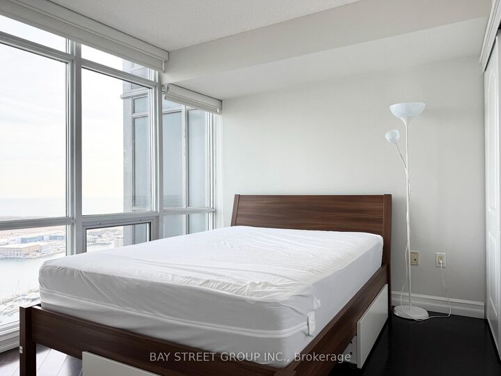 Property Photo: 11 Brunel Court 3912 ON M5V 3Y3