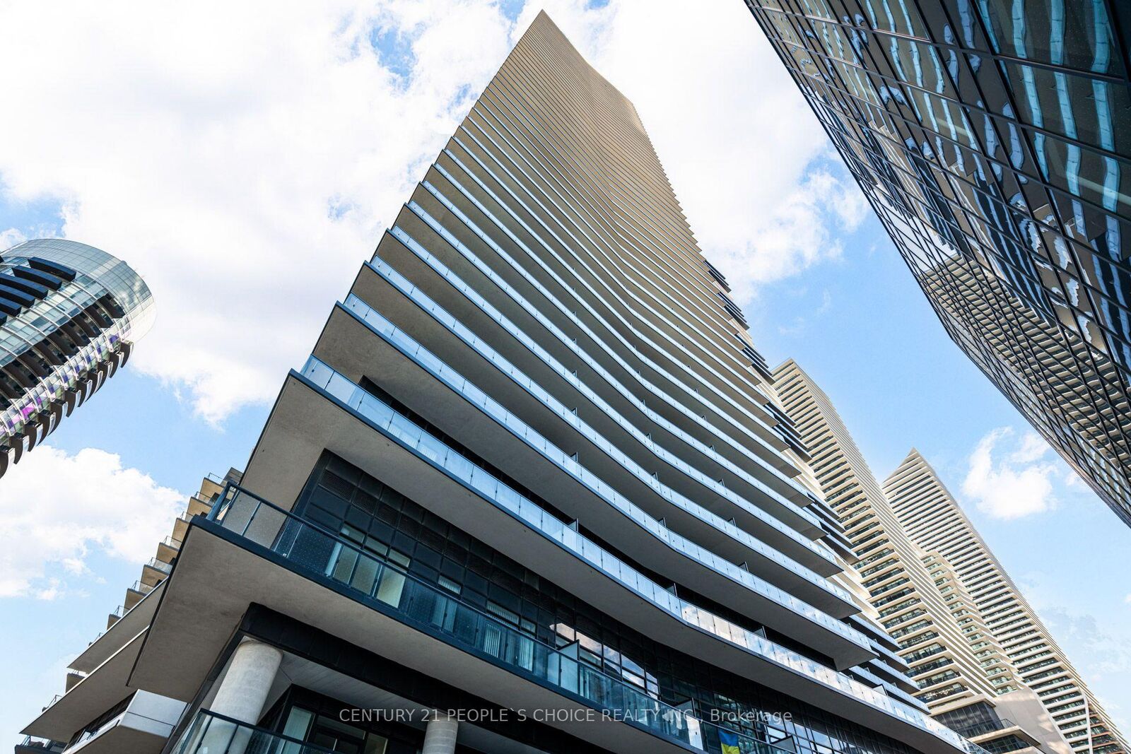 Property Photo:  38 Annie Craig Drive 4401  ON M8V 0G9 