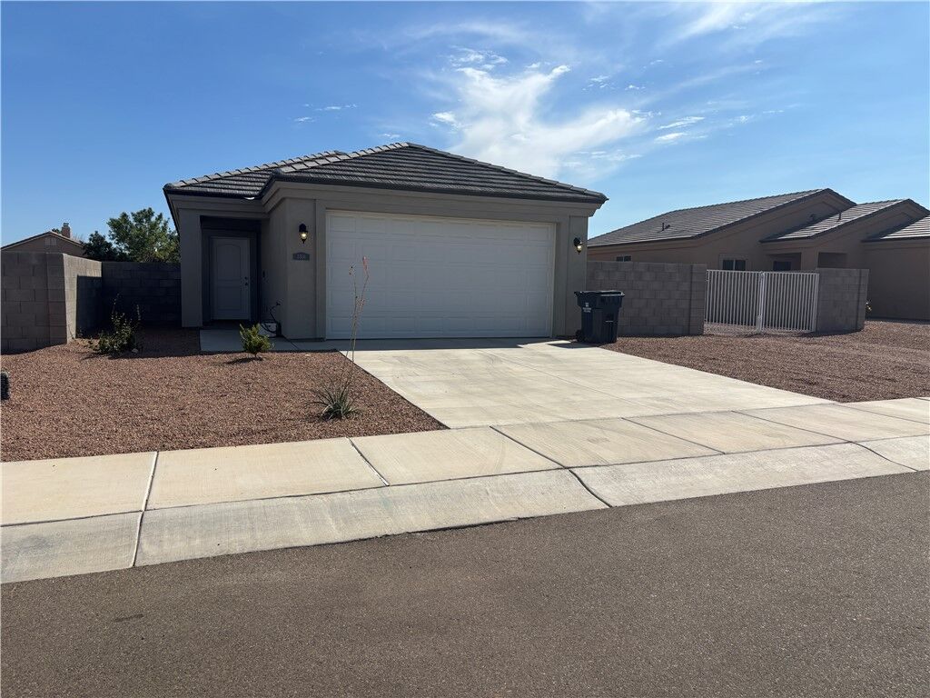 Property Photo:  3306 E Farm Crest Avenue  AZ 86409 