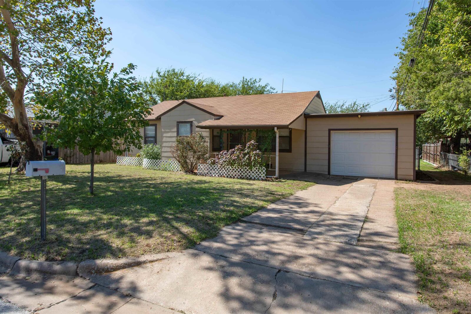 Property Photo:  2204 Kimberly Lane  TX 76301 