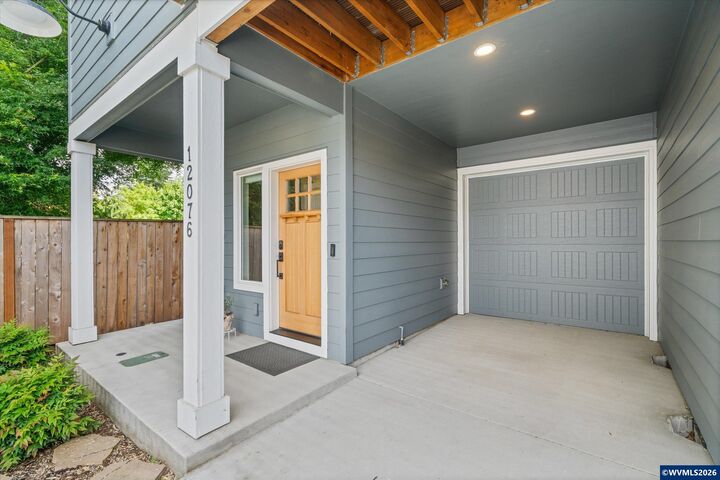Property Photo: 12076 SE Harold St OR 97226
