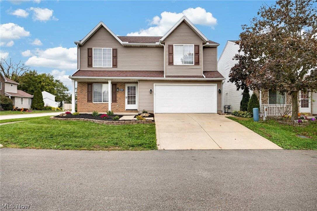 Property Photo: 1115 Oxford Circle OH 44312