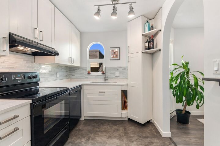 Property Photo:  1101 W 8th Avenue 5  BC V6H 1C5 