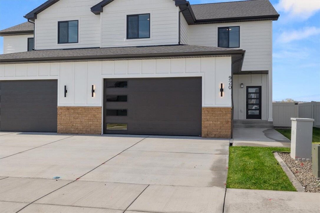 Property Photo:  920 Blackberry  MT 59106 