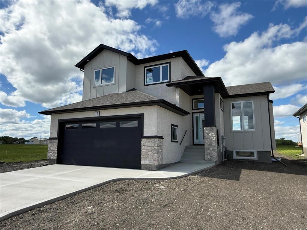 Property Photo: 13 Parkrose Place MB R5A 0B4