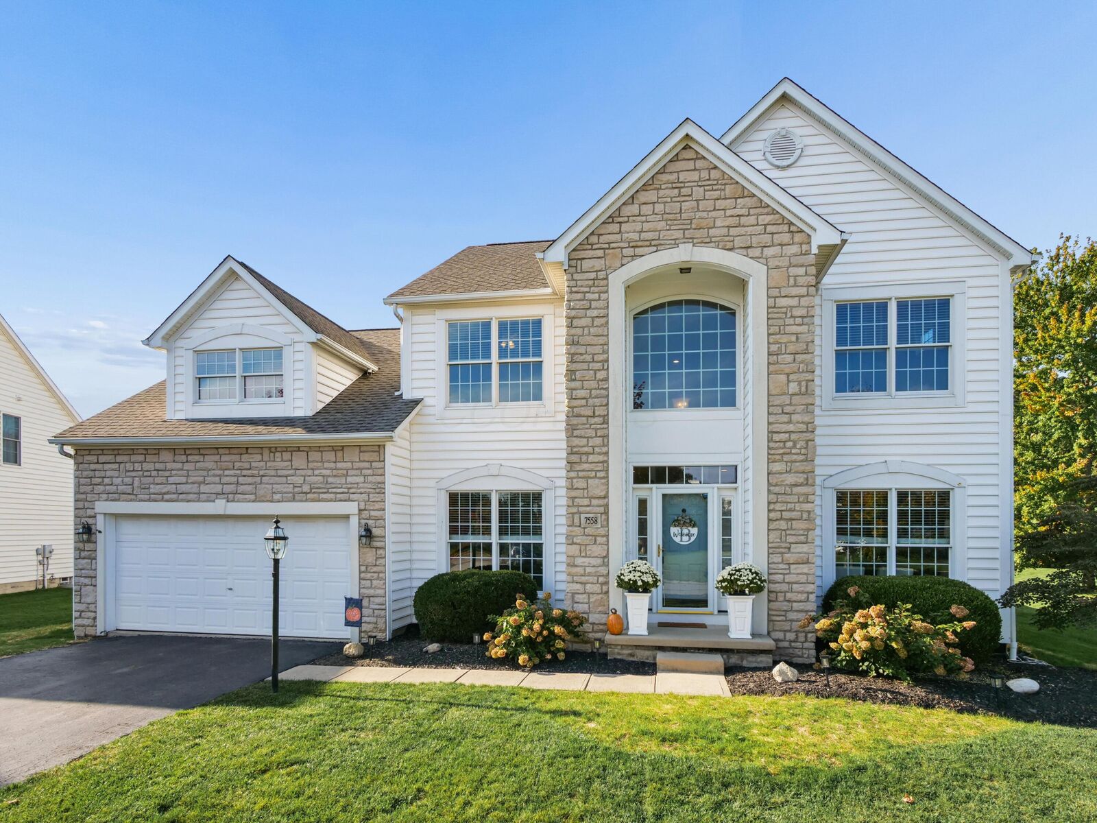 Property Photo:  7558 Fairfield Lakes Drive  OH 43065 