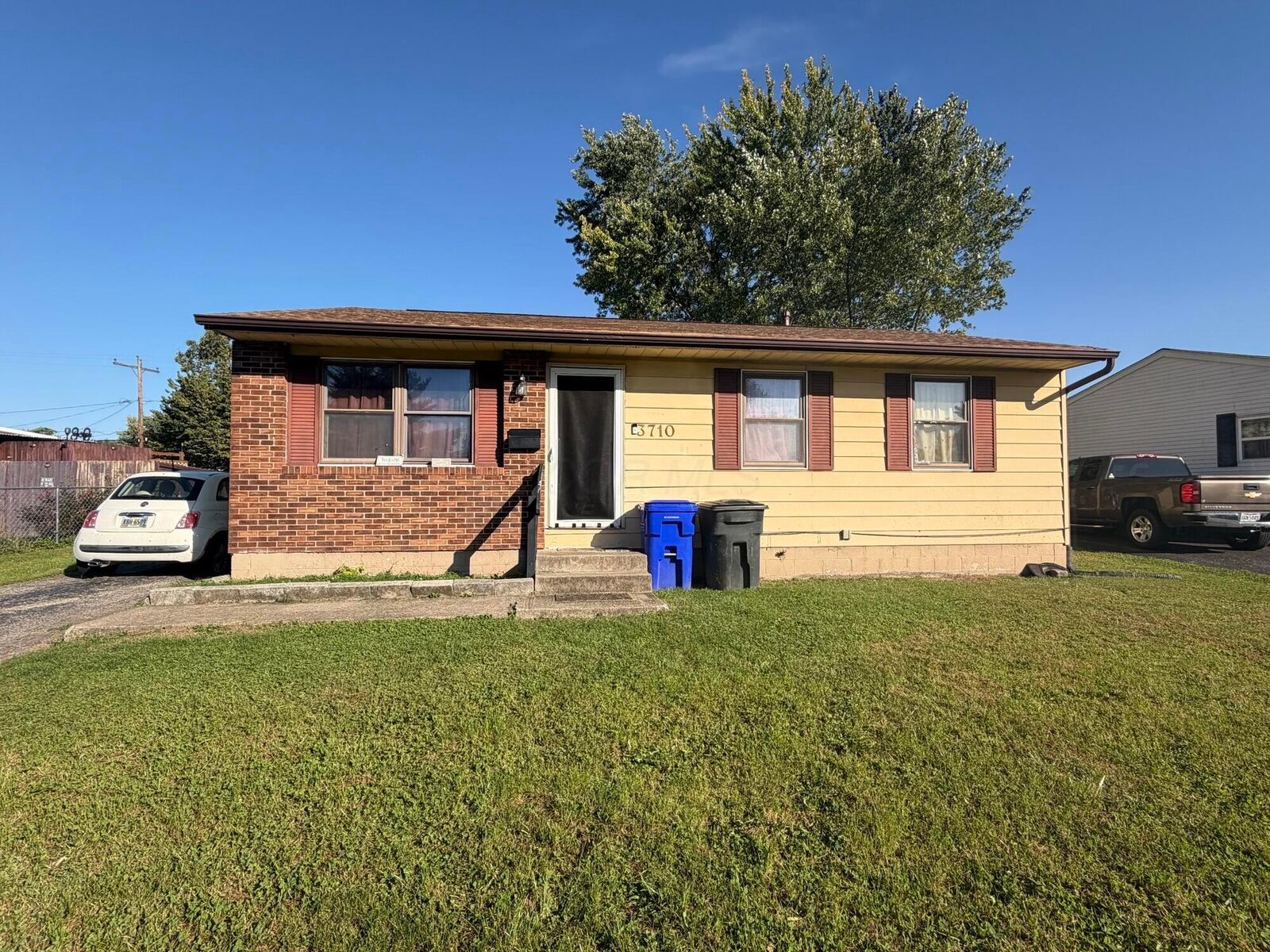 Property Photo: 3710 Beechton Road OH 43232